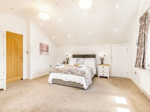 3 bedrooms, free WiFi, bed sheets
