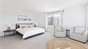 3 chambres, fer et planche à repasser, Wi-Fi gratuit, draps fournis