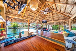 Bar (in der Unterkunft)