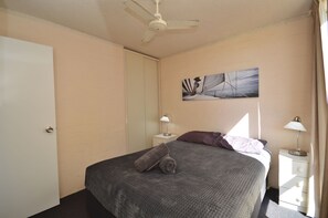 2 bedrooms, WiFi, bed sheets - Riverview Holiday Waterfront Apt 2 -Ground Floor - Kalbarri, WA (Kalbarri)