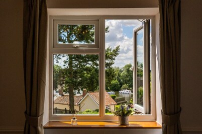 Exclusive Cottage - Hot Tub - Pets OK - In Norfolk Broads