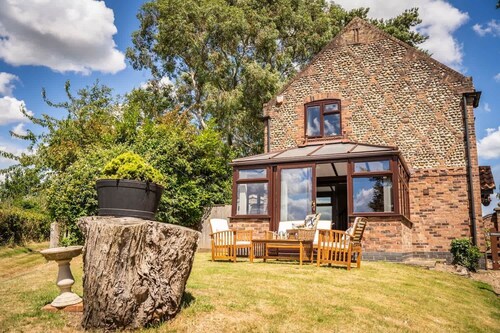Exclusive Cottage - Hot Tub - Pets OK - In Norfolk Broads