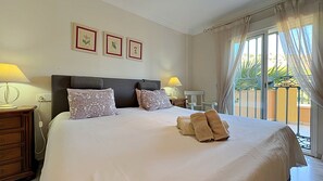 3 bedrooms, iron/ironing board, free WiFi, bed sheets