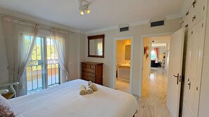 3 habitaciones, tabla de planchar con plancha y wifi gratis 