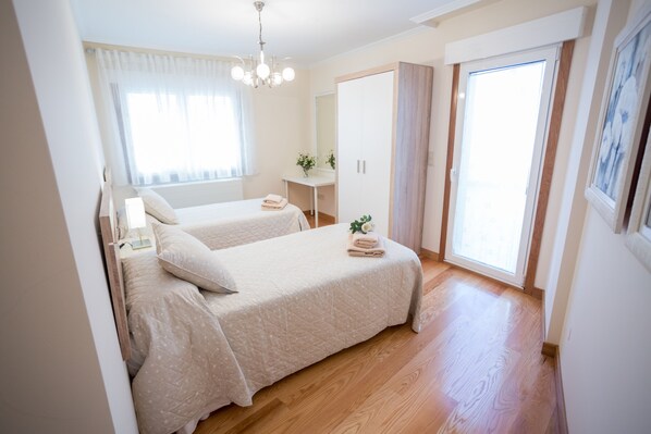 2 soverom, strykejern/-brett, wi-fi (inkludert) og sengetøy