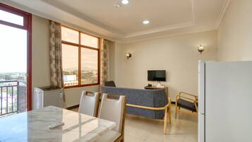 Apartment, 2 Bedrooms, Mountain View | In-room safe, soundproofing, iron/ironing board, free WiFi