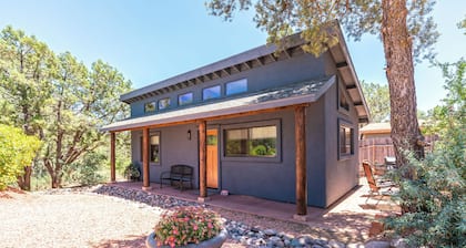 Serene, Private Gem with HOT TUB! W. Sedona, 1 Bdrm Gem!