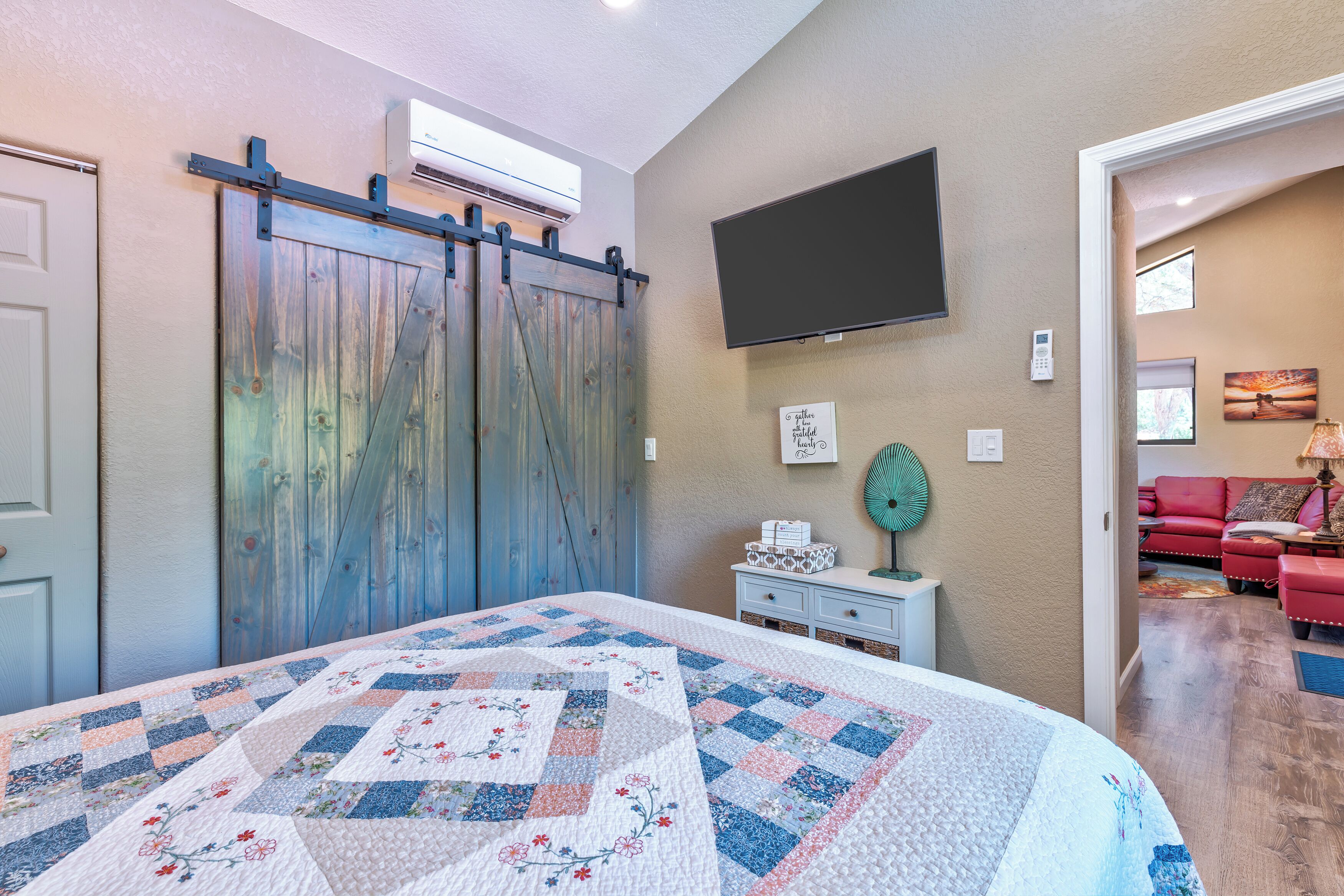 1 bedroom, iron/ironing board, WiFi (free), bed sheets