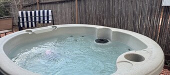 Serene, Private Gem with HOT TUB! W. Sedona, 1 Bdrm Gem!