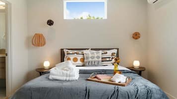 2 bedrooms, desk, iron/ironing board, free WiFi