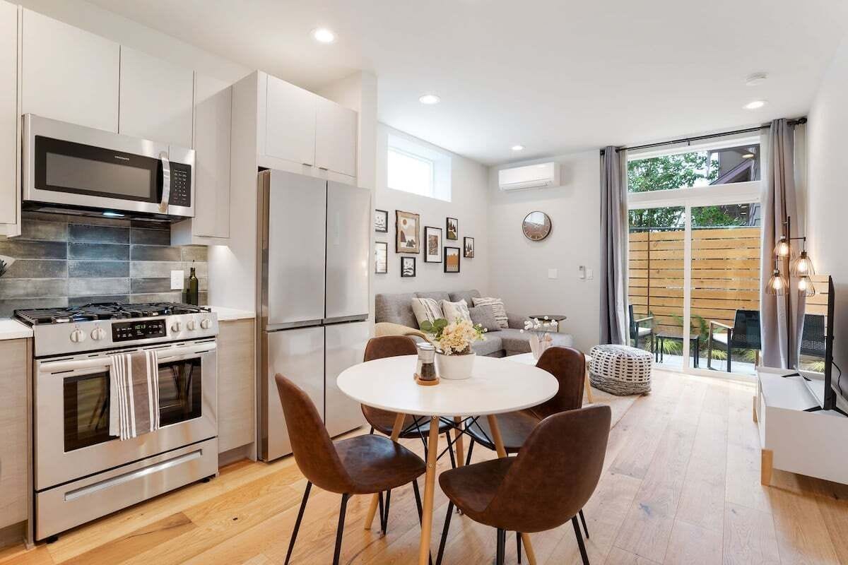 Refrigerador, microondas, horno, placa de cocina