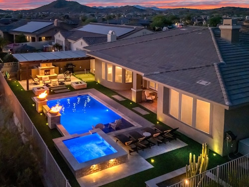 Elegant GOLF COURSE Retreat w/private CASITA! Pool/Hot Tub*WiFi*Putting Green