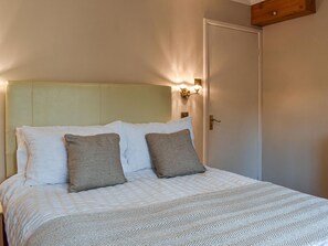 2 bedrooms, free WiFi, bed sheets - Perfectly situated right in the centre of Bowness on Windermere. (Bowness-on-Windermere)