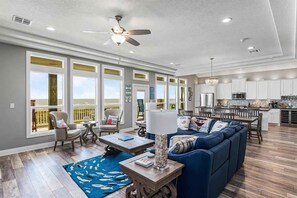 TV, fireplace - Just Sun & Beach - Gorgeous Beachfront, has everything you need! (Crystal Beach)