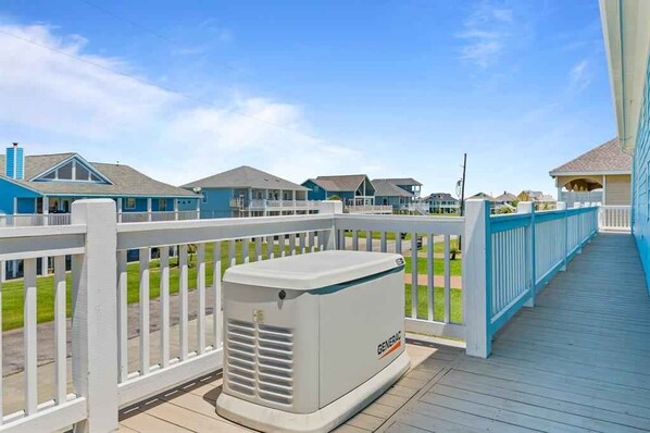 Terrace/patio - Just Sun & Beach - Gorgeous Beachfront, has everything you need! (Crystal Beach)