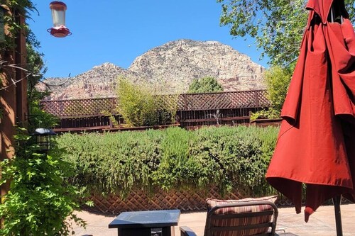 W. Sedona 3 bd w/ HOT TUB! Walk to Trails!