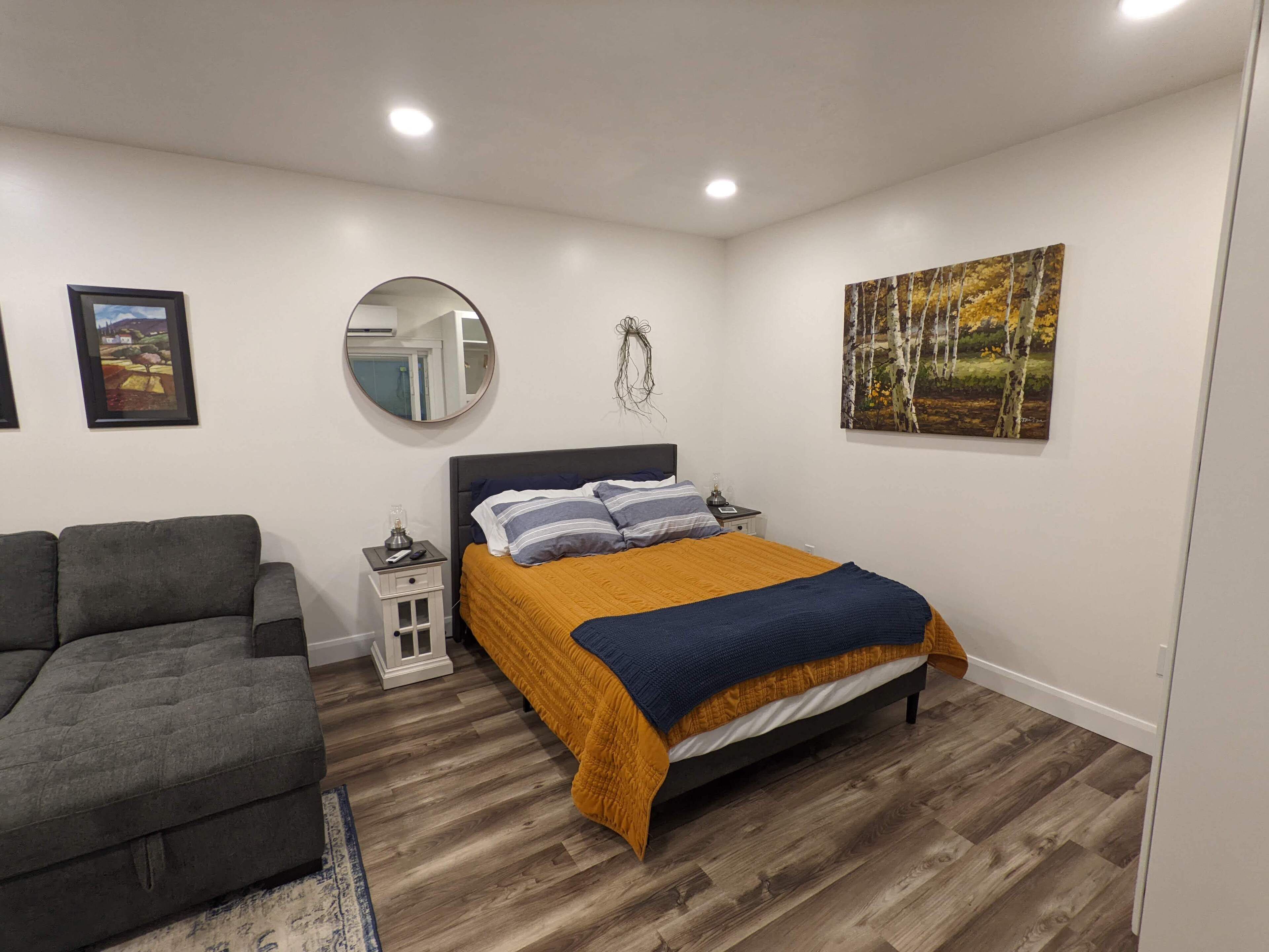 Serene Riverton Studio / Mountain Views / Hot Tub / 22mi to SLC & Ski Resorts