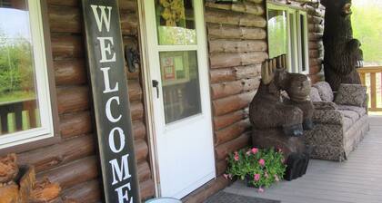Cozy Log Cabin near Cooperstown Dreams park and All- Star Village
