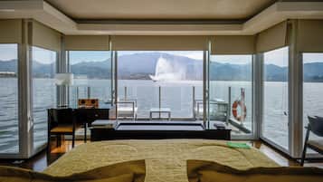 Suite (FLOTANTE) | Literie de qualité supérieure, surmatelas, minibar