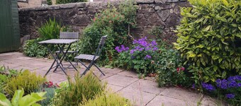 Forth View Apartment  -  an apartment that sleeps 6 guests  in 3 bedrooms