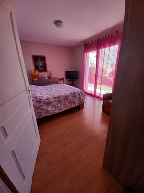 2 Schlafzimmer, Bügeleisen/Bügelbrett, Reisekinderbett, kostenloses WLAN