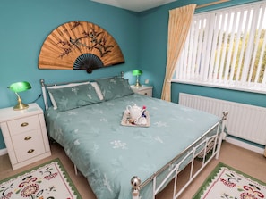 2 bedrooms, individually decorated, individually furnished, free WiFi