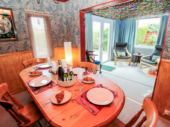 Cottage | Interior