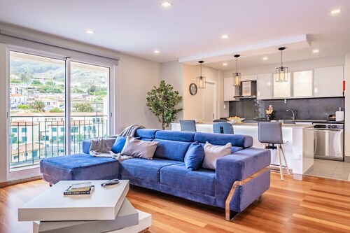 Caniço Penthouse by Madeira Sun Travel