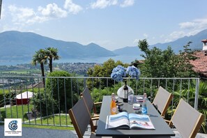 Rumah, ensuite, pemandangan danau (Locarno Monti) | Eksterior
