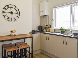 Cookware/dishes/utensils
