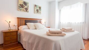 3 bedrooms, iron/ironing board, travel crib, free WiFi