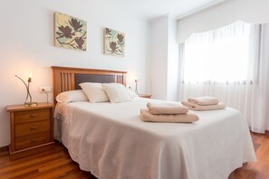 3 bedrooms, iron/ironing board, travel cot, free WiFi - House Goros II (Melide)