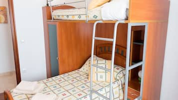 3 camere, ferro/asse da stiro, culla da viaggio, Wi-Fi gratuito