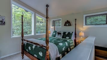4 bedrooms, iron/ironing board, free WiFi, bed sheets