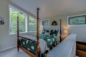 4 bedrooms, iron/ironing board, free WiFi, bed sheets - Enjoy nature in Blowing Rock neighborhood with easy access to Parkway! (Blowing Rock)