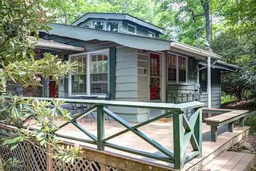 Surrounded by Nature, Minutes from Blowing Rock & Parkway!