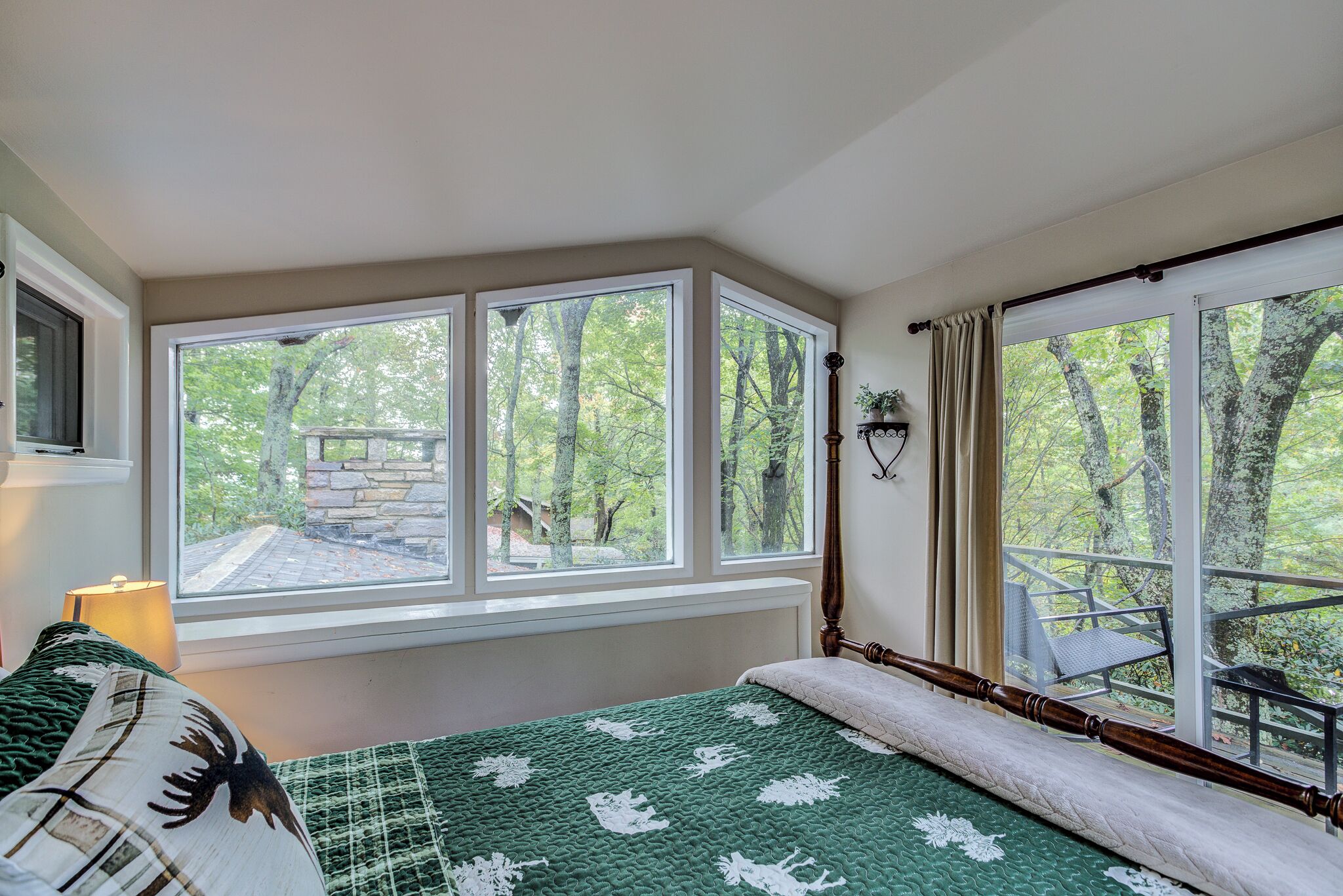 4 habitaciones, tabla de planchar con plancha y wifi gratis 