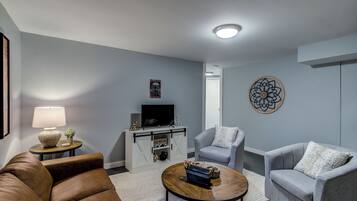 Smart TV y chimenea