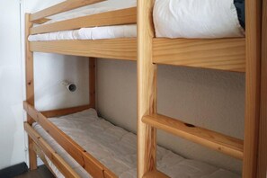 Room - 15m from ski slopes, 3rd floor, balcony, 24m², Les Orres (Les Orres)