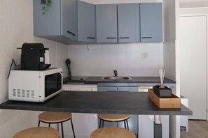 Private kitchen - 15m from ski slopes, 3rd floor, balcony, 24m², Les Orres (Les Orres)