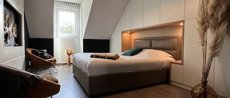 2 camere, una scrivania, ferro/asse da stiro, Wi-Fi gratuito