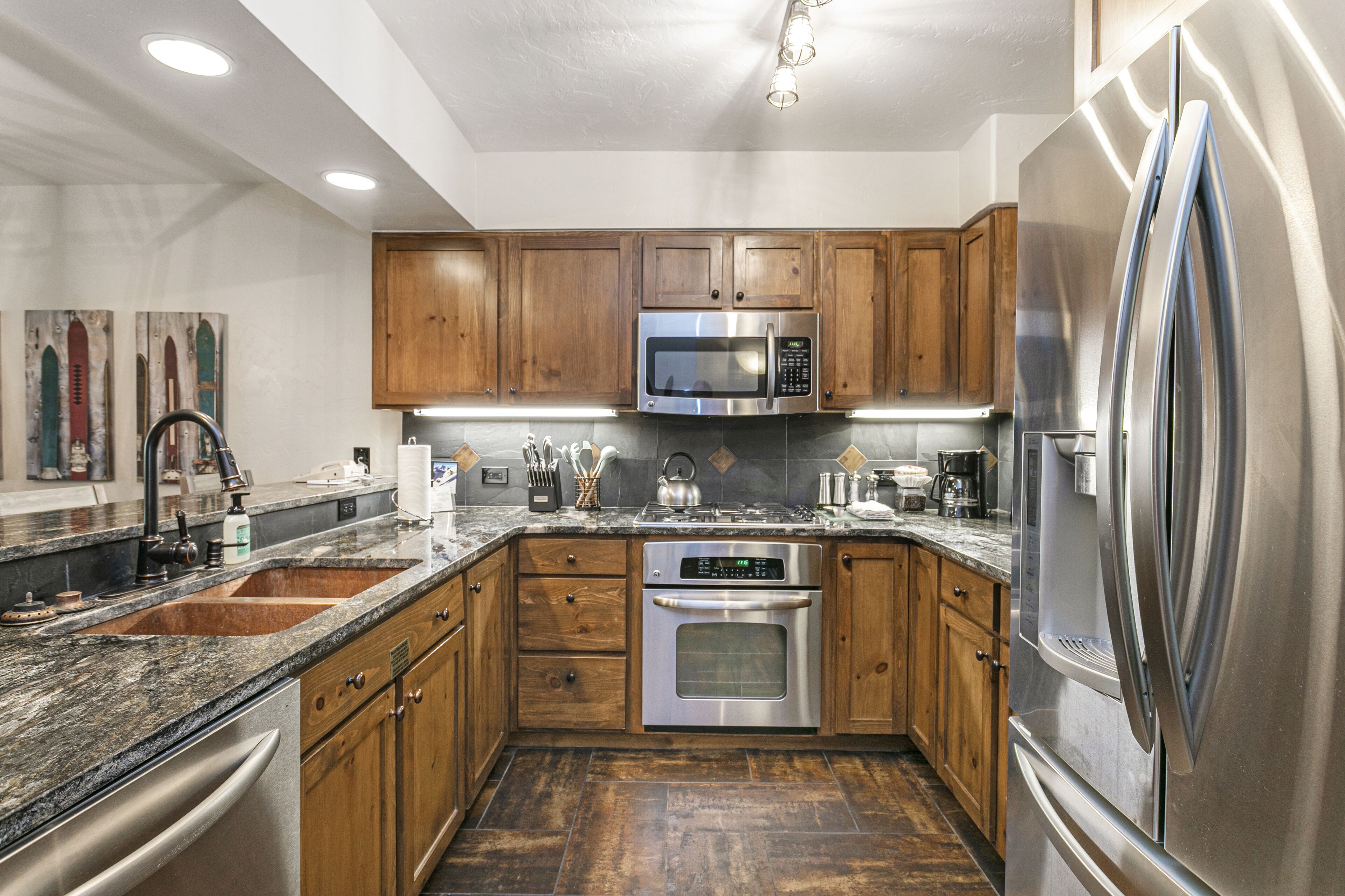Platinum Rated 2Bdr, 150 Yards to Gondola in Heart of Lionshead! Hot Tub & Pool!