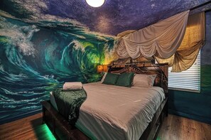 8 bedrooms, desk, iron/ironing board, travel cot - Pirate Lux Villa w/ Pool, Spa & Arcades, Near Disney, coffee, waffles bar (Davenport)