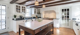 6 BDR, Pet-friendly, newly remodeled whaling captain’s house downtown Nantucket!