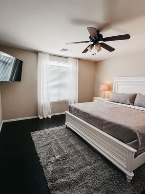 4 bedrooms, free WiFi, bed sheets