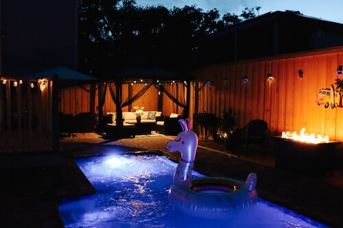 "Brand New Luxury Beach House  Vilano Beach " Walk to Beach " **Heated Pool**