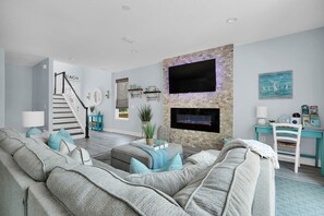 Smart TV, fireplace