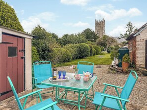 Outdoor dining - 1 bedroom accommodation in Cranborne Chase and West (Cranborne Chase and West)