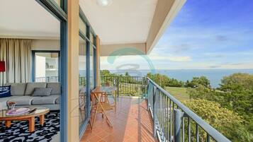 Signature Apartment | Terrace/patio