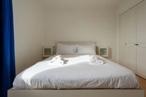 Basic Apartment, Multiple Beds | 2 bedrooms, bed sheets - Stylish 2 Bedroom Apartment Near the City Centre (Edinburgh)